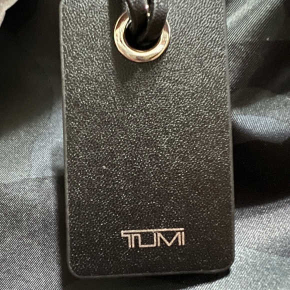 AUTHENTIC TUMI HOPE BAG - Picture 3 of 8